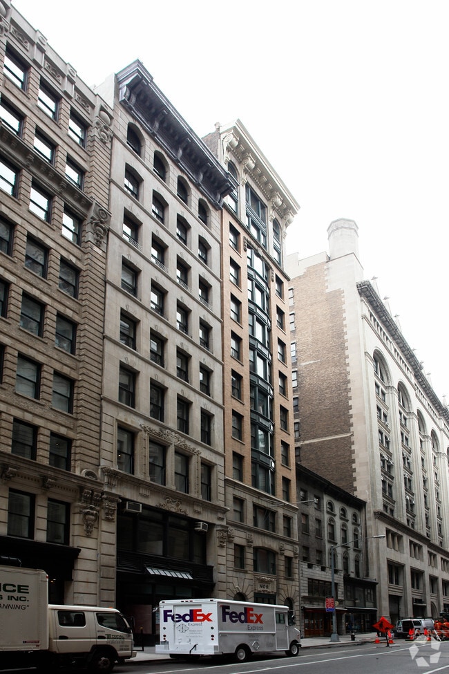 Building Photo - 9 W 20th St