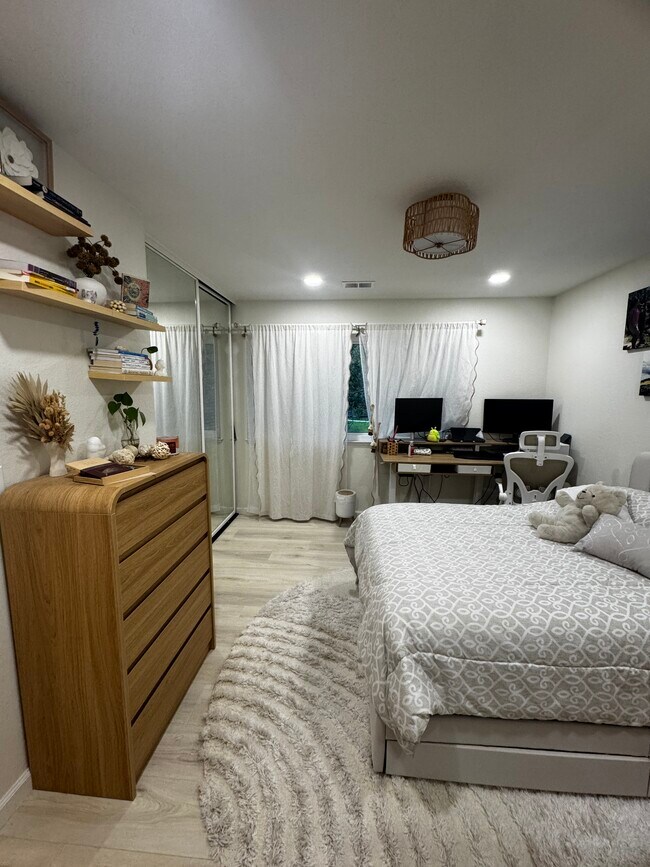 Foto del edificio - 2911 La Terrace Cir