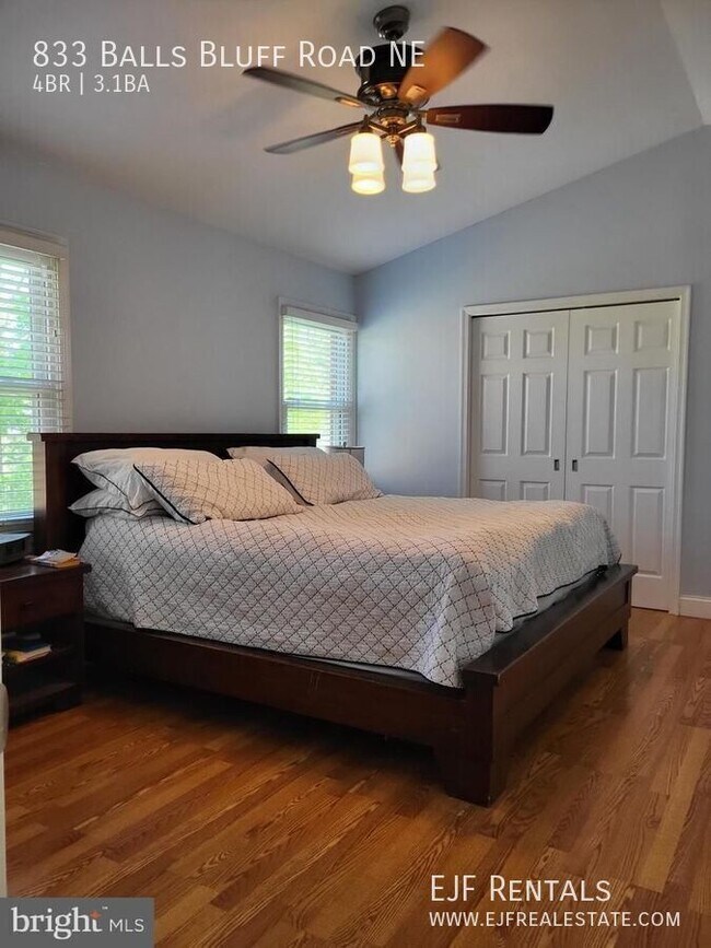 Foto del edificio - 833 Balls Bluff Rd NE