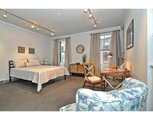 Building Photo - 43 Charles St