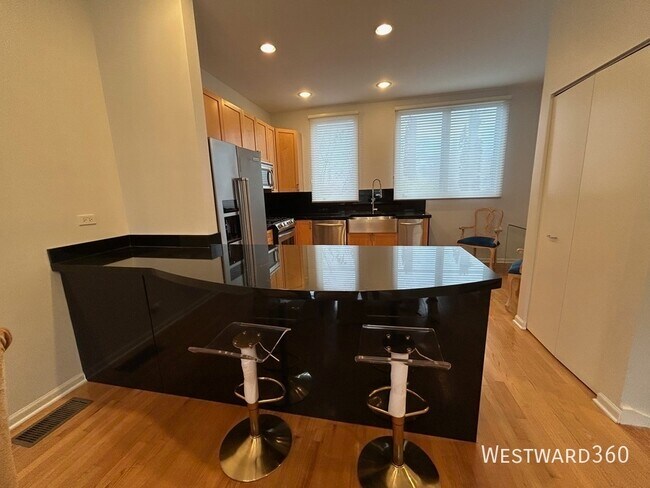 Foto del edificio - 1801 W Winnemac Ave