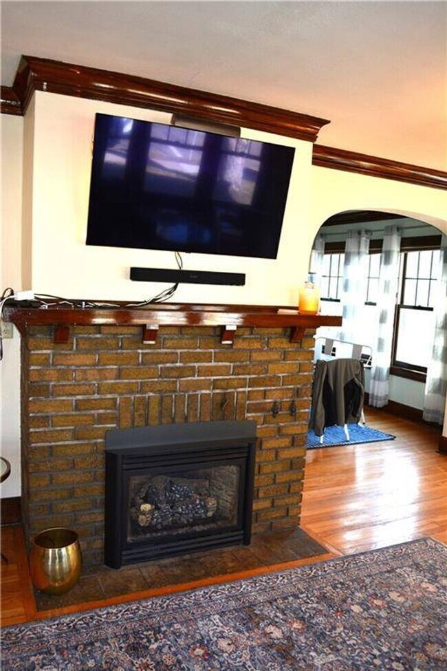 Building Photo - $2,250| 3bd 1.5Ba| 1729 Coolidge Court| Av...