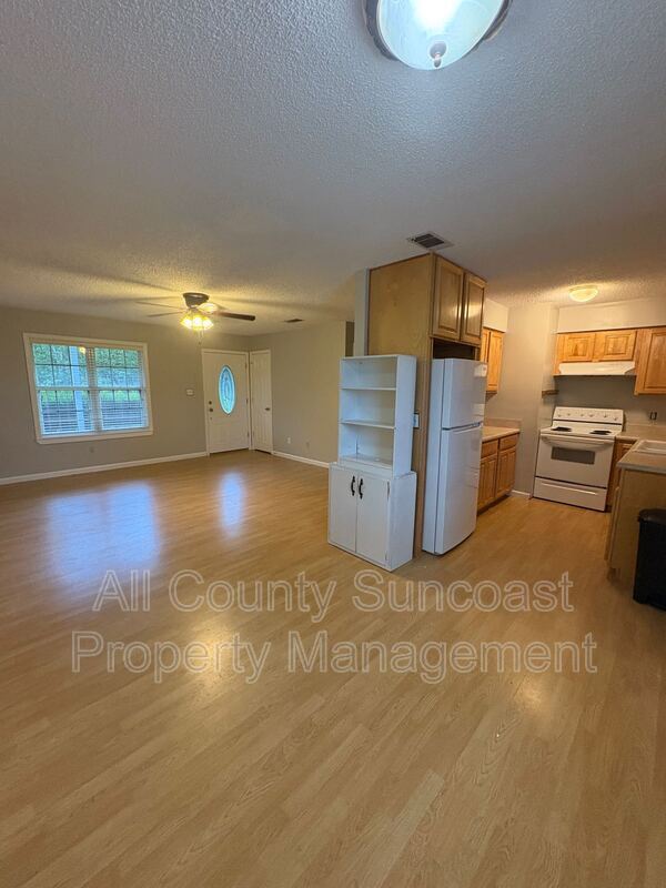 Foto del edificio - 2511 Lake Rd