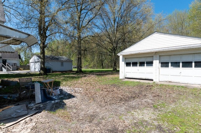 Building Photo - Charming 2-Bedroom Property in Prime Location