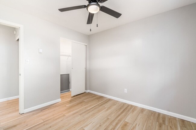 Building Photo - 721 Reinhard Ave
