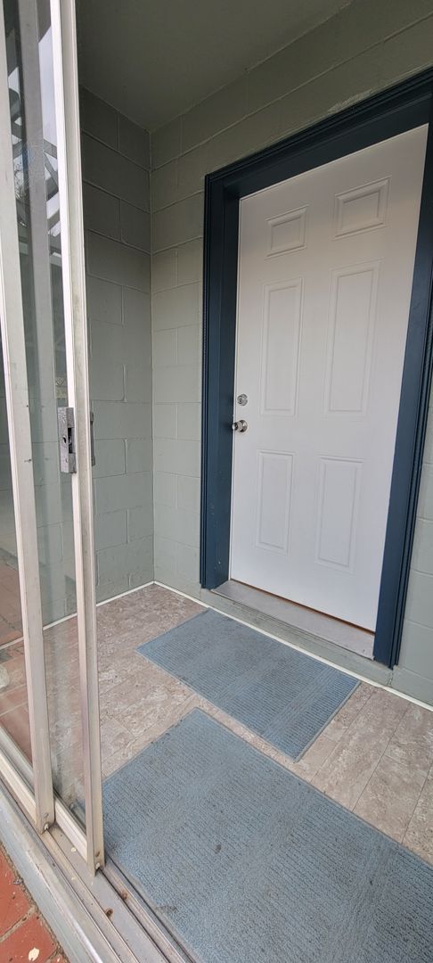 Foto del edificio - Anderson Home With Lots Of Character!  2 Bedroom 1 Bath With Carport and Shop