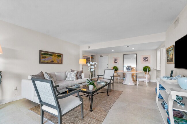 Foto del edificio - 2780 S Ocean Blvd