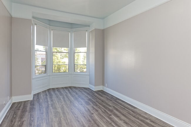 Building Photo - 337-341 Georgia St