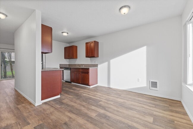 Building Photo - Cape Manor