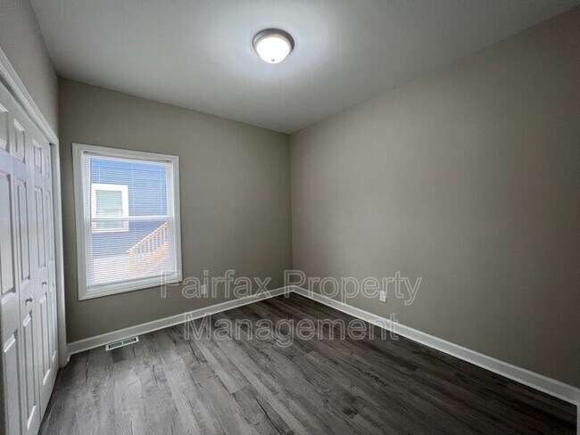 Foto del edificio - 2307 Owen St