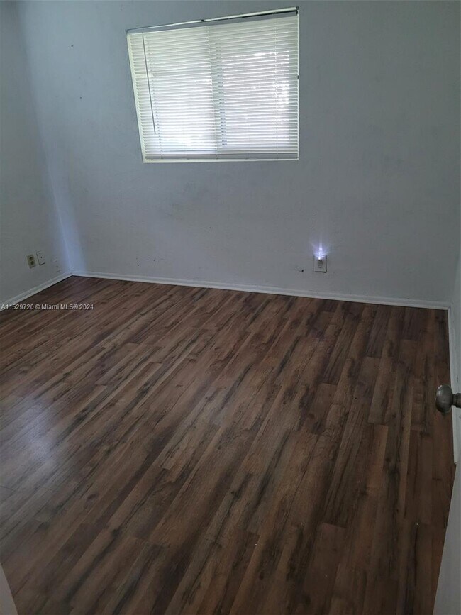 Foto del edificio - 7000 NW 95th Terrace