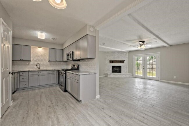 Building Photo - 23906 Spring Towne Dr