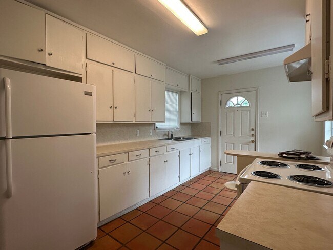 Building Photo - Ready for move in