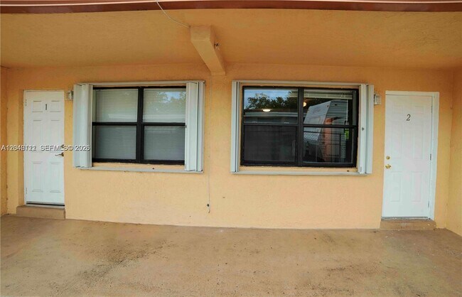 Foto del edificio - 817 NW 12th Ave