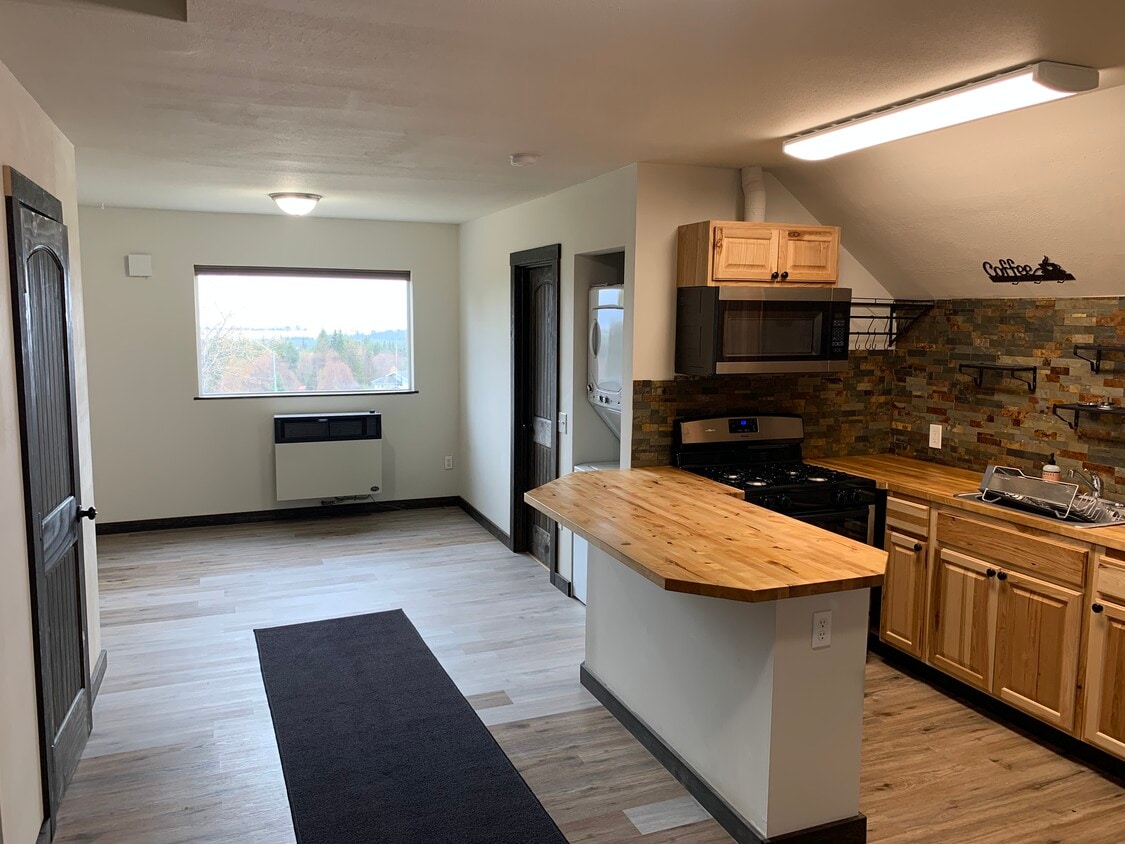 1862 triton ct, Homer, AK 99603 Townhouse for Rent in Homer, AK