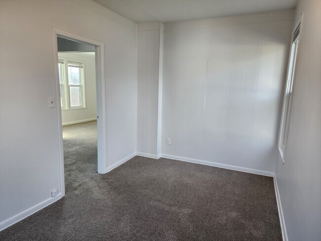 Building Photo - 1434 S 14th St