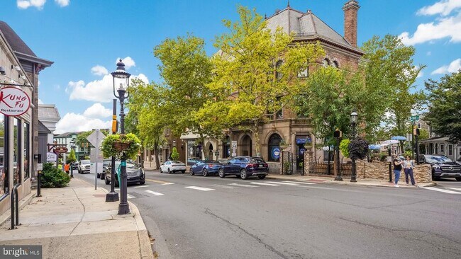 Foto del edificio - 22 N Main St