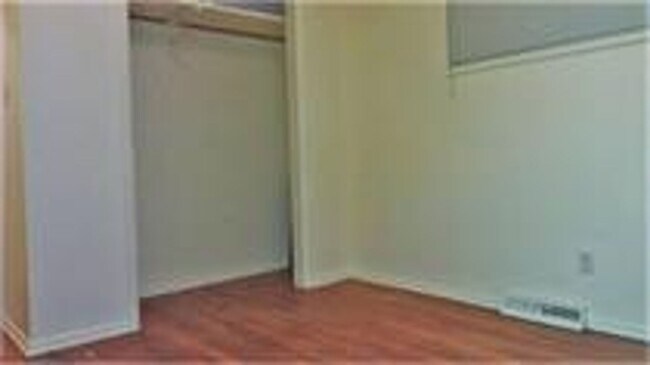 Building Photo - 975 S Lowell Blvd