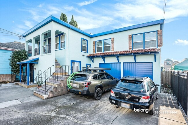 Building Photo - 831 E 17th St