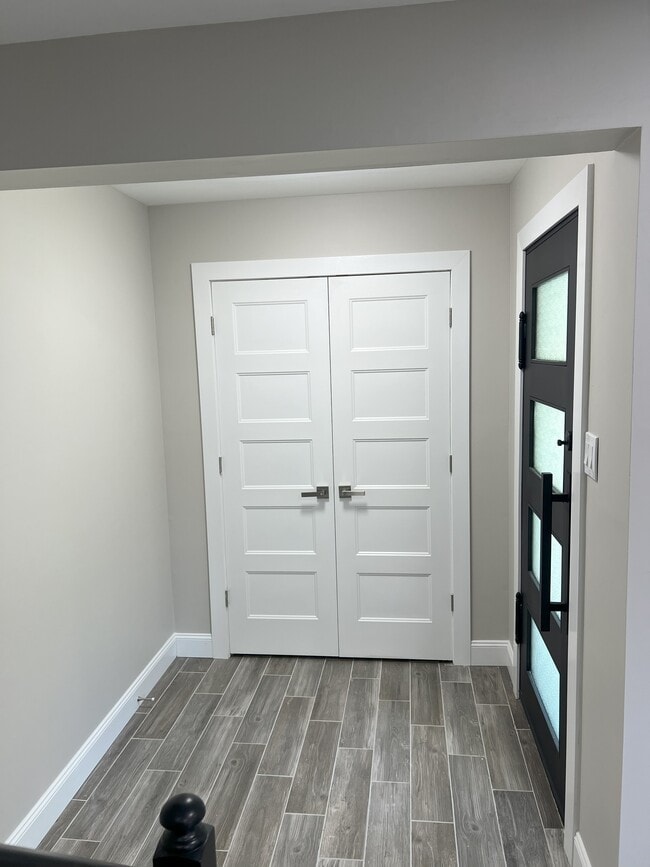 Building Photo - 223 Foxwood Ln