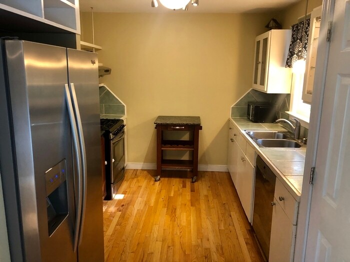 Building Photo - 5010 Forest Hills Dr