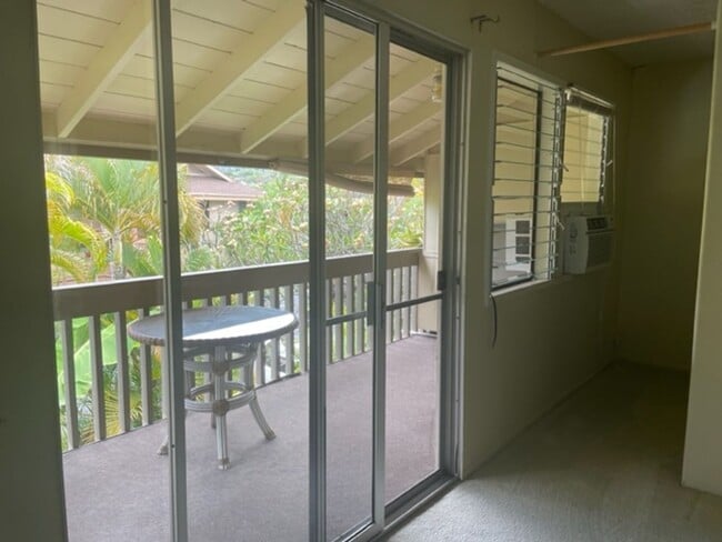Building Photo - $1,750 Studio, 1 bath Condo with Lanai (Ka...