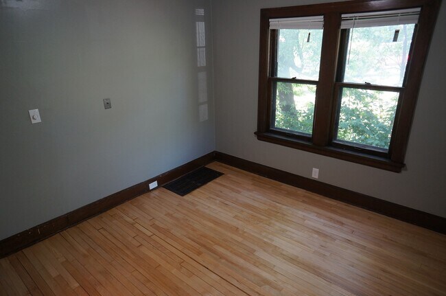 Foto del edificio - 808 E 3rd St