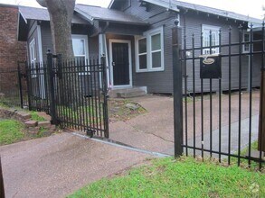 Building Photo - 3217 Winbern St