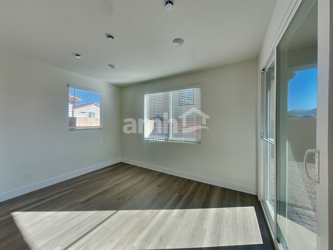 Building Photo - 8935 Dwarf Chin Ave