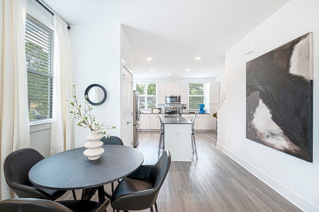 Interior Photo - Saylor at Southside Trail