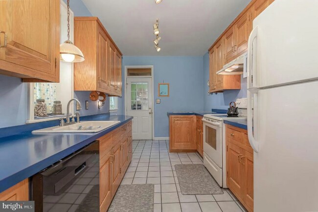 Foto del edificio - 340 E Locust St