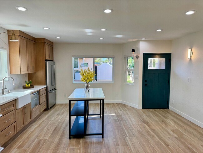 Foto del edificio - Beautifully Built 2-bedroom, 1.5-bath ADU ...