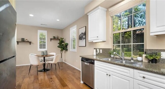 Foto del edificio - 66 Full Moon