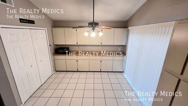 Building Photo - 153 Becky Thatcher Ct