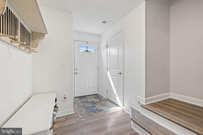 Building Photo - 6196 Willow Pl