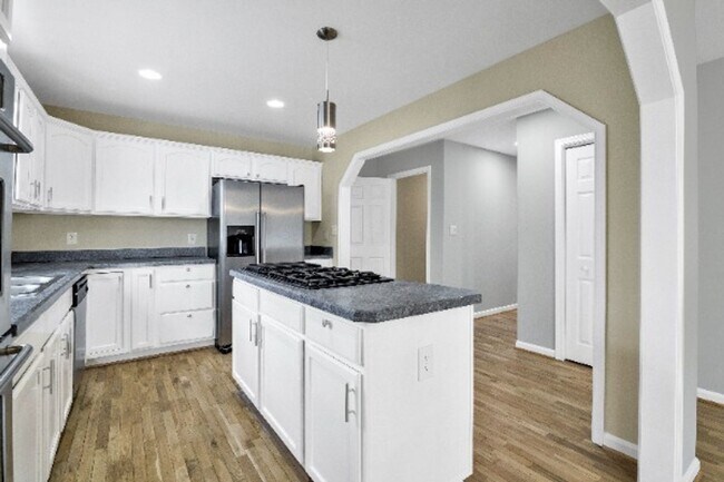 Building Photo - 4370 Elizabeth Dr