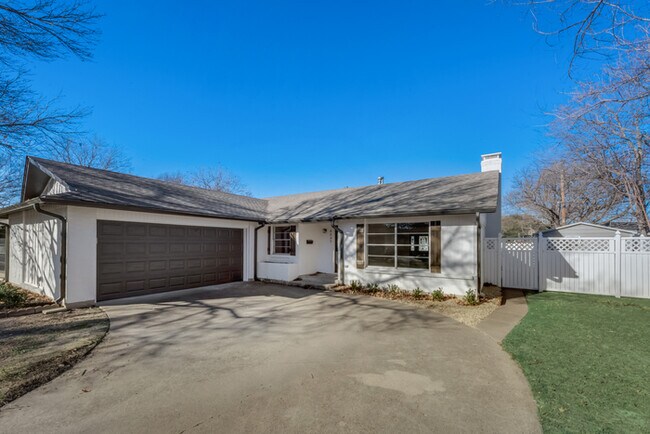 Foto del edificio - 8537 Charing Cross Ln, Dallas, TX 75238, USA