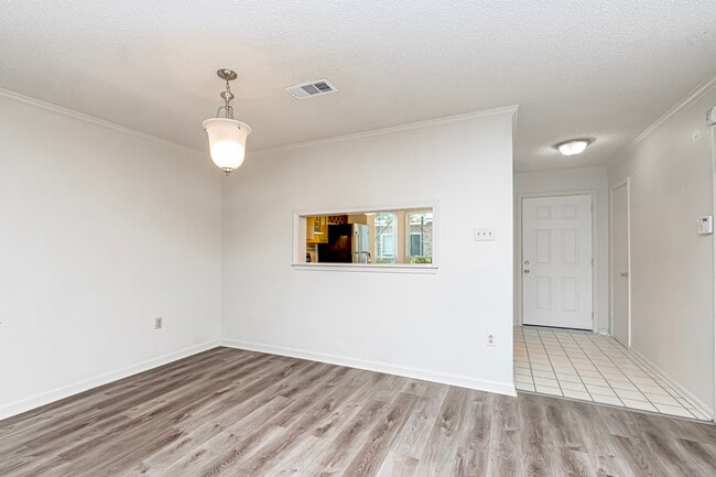 Building Photo - 9821 Siegen Ln