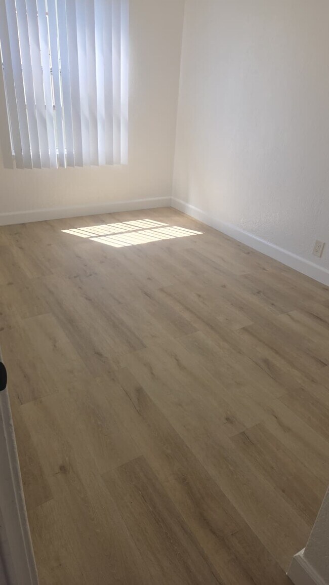 Foto del edificio - 10218 State St