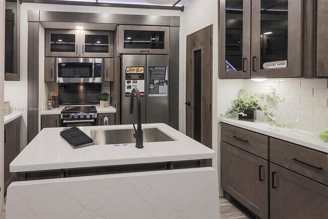 Foto del edificio - 1000 NW 38th St