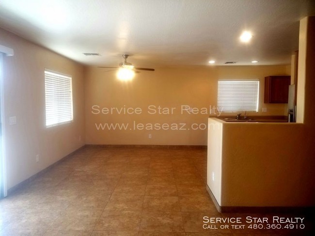 Building Photo - Giant 5 Bedroom Home PLUS Loft in Ghost Ranch