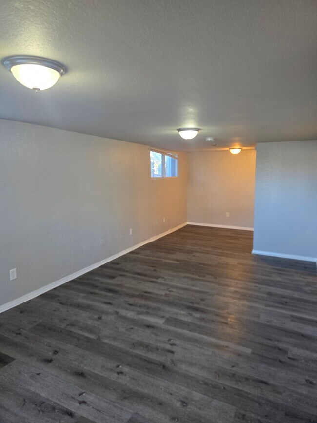 Building Photo - 3310 6th Ave