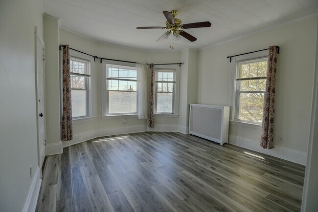 Foto del edificio - 407-409-409 Bolton St