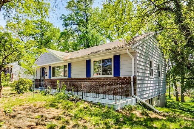 Building Photo - 5703 Kennedy St
