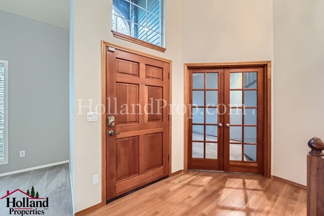 Building Photo - Gorgeous & Spacious Home 4 beds 2.5 bath! ...
