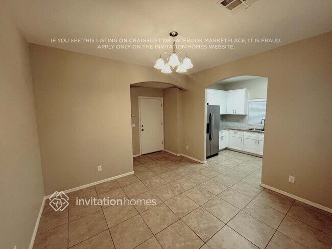 Foto del edificio - 17696 W Langer Ln