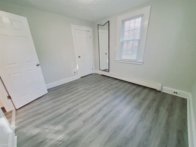 Foto del edificio - 1 br, 1 bath House - 63 Scofield Ave Unit 3