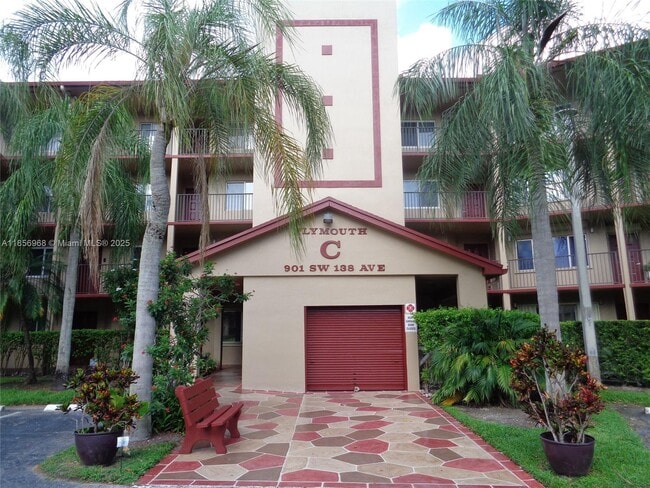 Building Photo - 901 SW 138th Ave