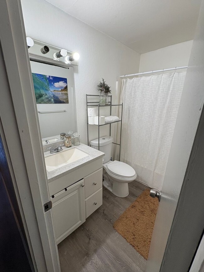 Foto del edificio - Charming 2 bedroom, 1 bathroom with 1 assi...