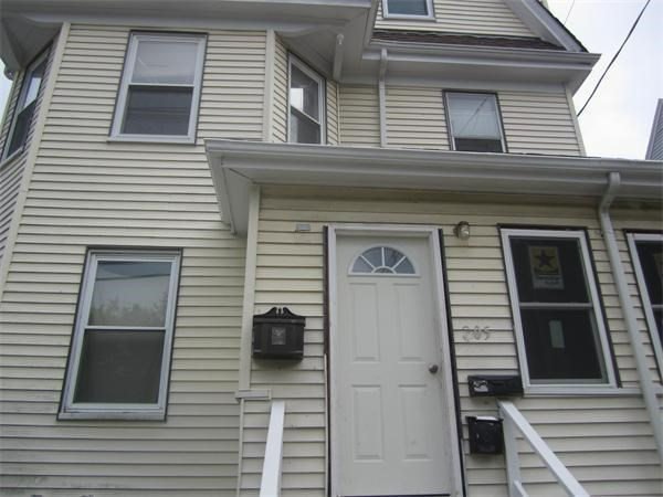 Primary Photo - 205 Court St